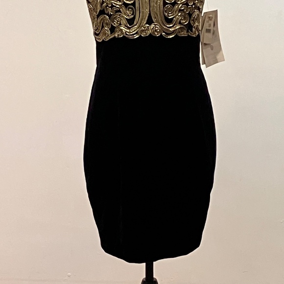 Scott McClintock, black and gold velvet dress - Picture 9 of 13